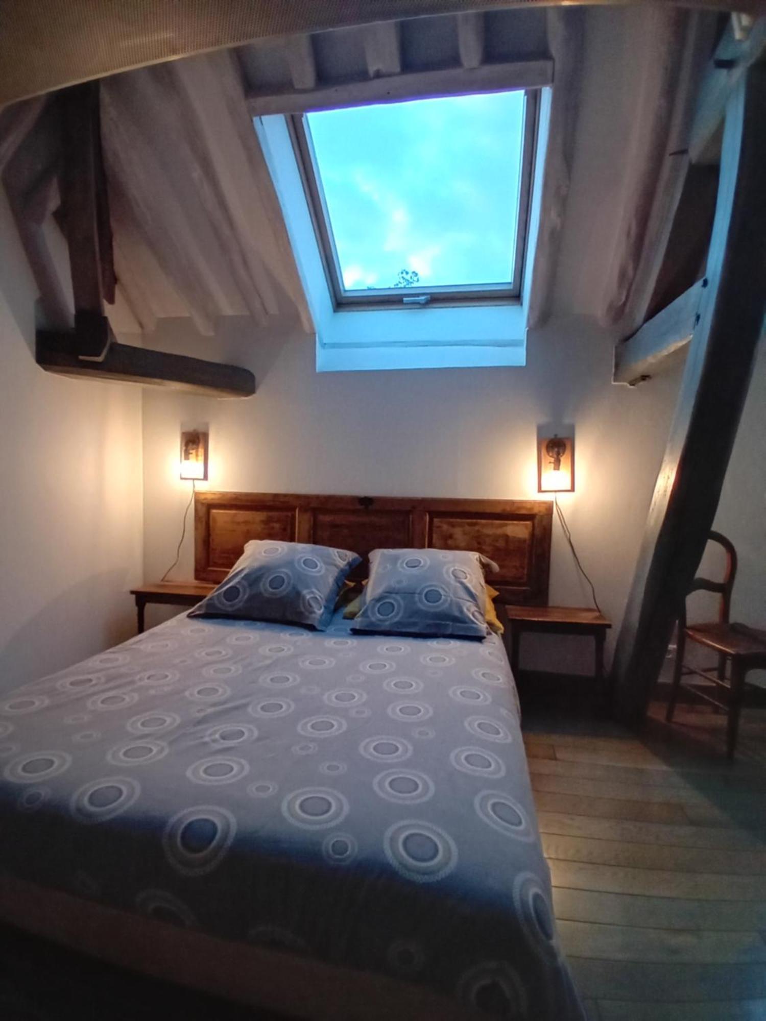 Bed and Breakfast Sous Les Toits à Dosches Extérieur photo